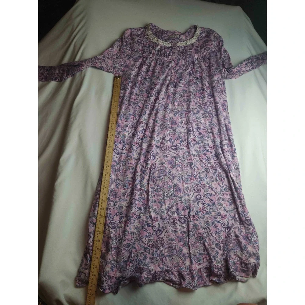 Secret Treasures Nightgown Womens Size XL Pink Paisley Long Sleeve Lace Trim